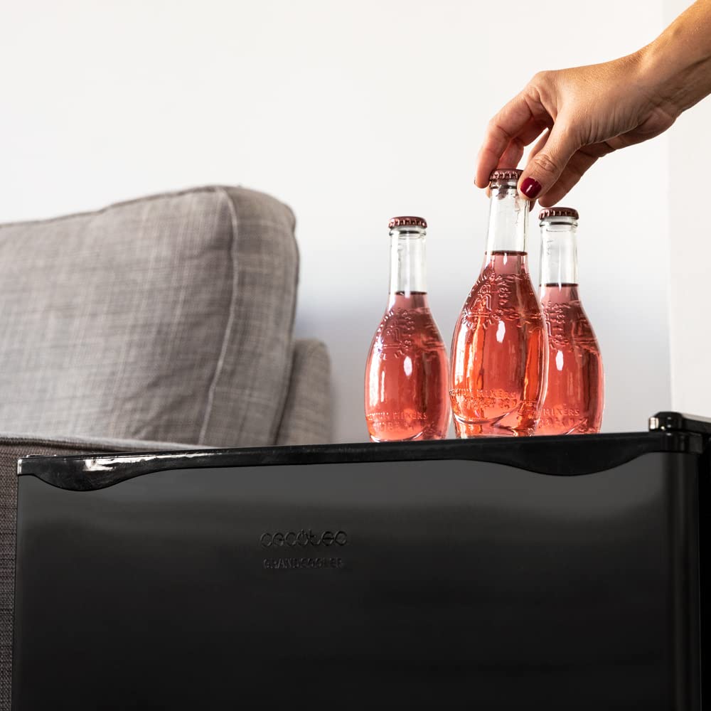 Frigorífico Cecotec GrandCooler 20000 – Mini Bar 46L Silencioso con Compartimento Congelador y Puerta Reversible, Negro